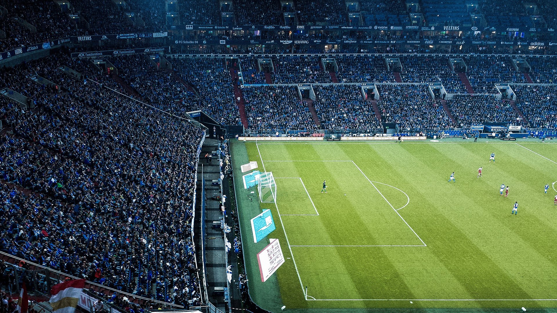 德甲龙争虎斗：多特爆冷败北，积分差距缩小至2分，德甲多特对科隆